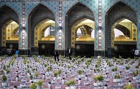 سفره افطار 12هزار نفره در حرم رضوی